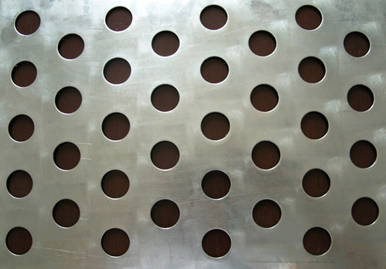 China Customized different hole 1mm Iron plate Galvanized perforated metal mesh fornecedor