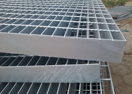 China Grating galvanizado indústria do metal, revestimento liso durável da malha do aço em barra fornecedor