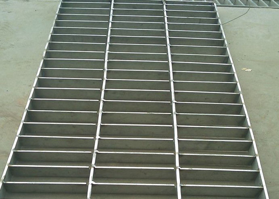 China Grating de aço resistente de aço inoxidável, Grating redondo do assoalho dos SS da barra 25 x 5 fornecedor