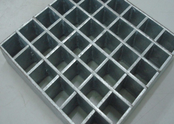 China Aço resistente do aço suave que raspa o Grating da barra de aço das grelhas do dreno do metal de 75mm x de 6mm fornecedor
