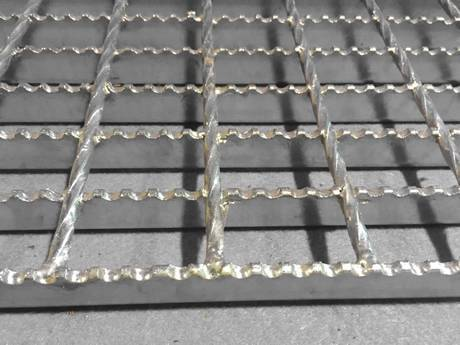 HDG Anti-Slip International Standard Steel Grating para plataforma de aço/panel de malha de calçada/pavimento
