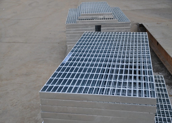 Grelha de drenagem de aço galvanizado de design quadrado Q235/Q345 Material