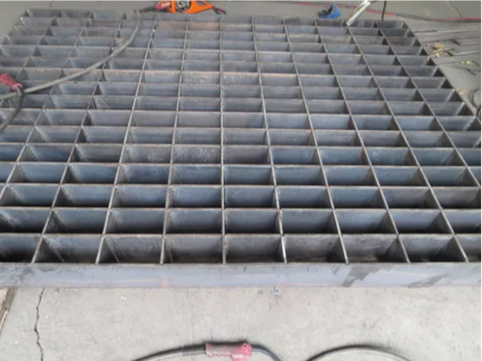 Grelha de drenagem de aço galvanizado de design quadrado Q235/Q345 Material