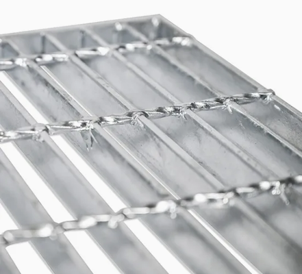 China Fábrica Galvanizado Q235/Q345/SS304 Material Dreno Barras de aço inoxidável