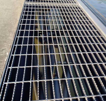 Grelha de aço galvanizado por imersão a quente 25X5 Peso da grelha de aço por metro quadrado