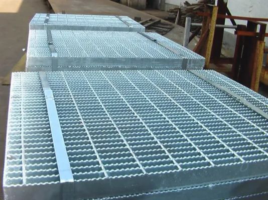 Aço leve 25X5mm Barra de rolamento galvanizado Grelha Fornecedor Padrão 6.0 Meter
