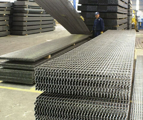 Hot Dipped Galvanized Steel Grating with Customizable Sizes for High Load-Bearing Applications