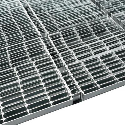Heavy Duty Hot-Dip Galvanized Serrated Type Steel Grating for Outdoor Drainage and Eco-Friendly Applications