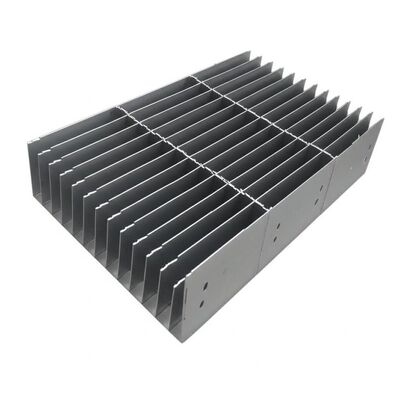 Escalinhas galvanizadas de aço com 25 x 3 a 100 x 8 barras de rolamento e padrão ANSI/NAAMM para escadas de degrau