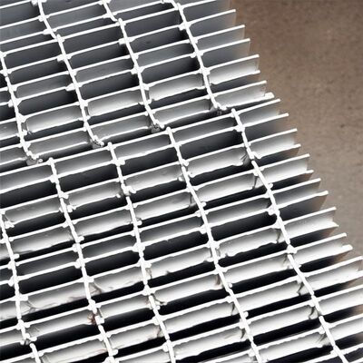 Instalação fácil Grelhas de barras de aço galvanizadas de trabalho pesado para plataformas e calçadas