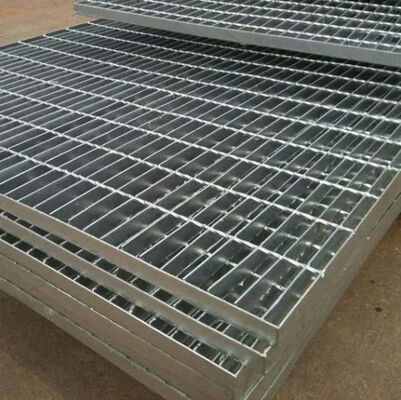 Grelhas de aço serrilhado galvanizadas com barra de rolamento de 25x5 mm para pisos de plataforma antiderrapante
