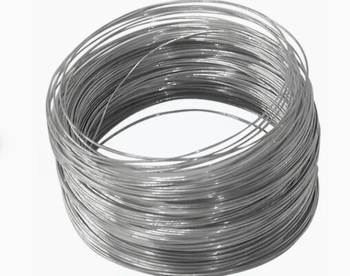 Fios de ferro galvanizados a quente DIP com revestimento de zinco de 50-150 μm para construção e cercas feitos de aço com baixo teor de carbono