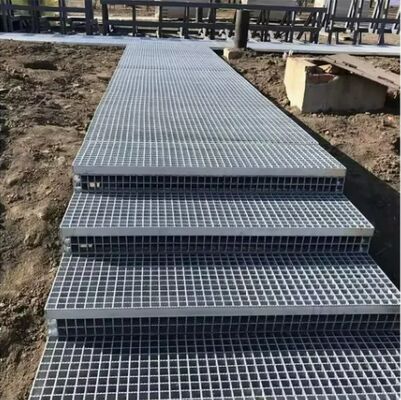 Grelhas de aço galvanizadas a quente personalizadas com barras serradas e barra de rolamento de 25x3 para plataformas industriais