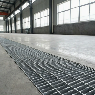 Grade de aço galvanizado por imersão a quente padrão australiano para degraus de escadas e passarelas industriais
