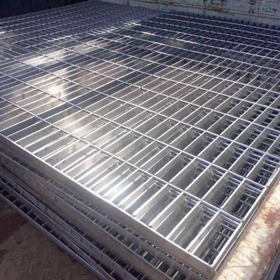 Grelhas de aço galvanizado a quente de superfície serrada para passeios industriais de alta carga