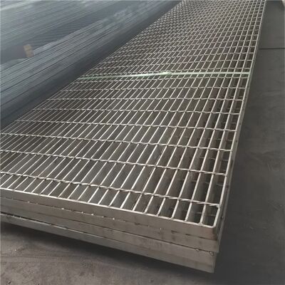 Grelhas de aço galvanizado a quente de superfície serrada para passeios industriais de alta carga