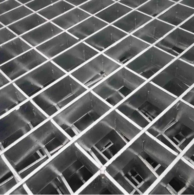 Grelhas de aço inoxidável galvanizadas a quente com tamanhos personalizáveis para aplicações industriais