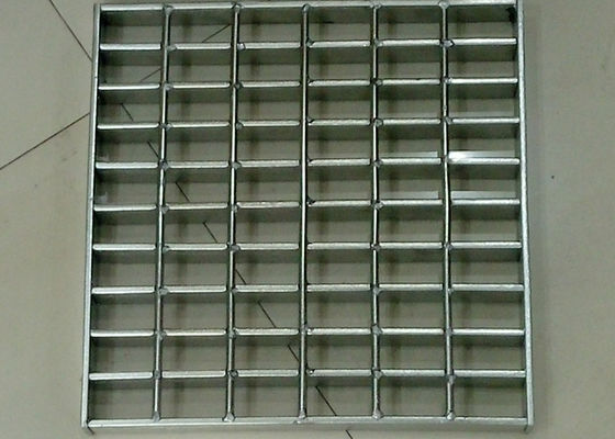 Barra lisa de superfície grating de aço inoxidável do rolamento da conservação em vinagre ácida da passagem 25 x 5