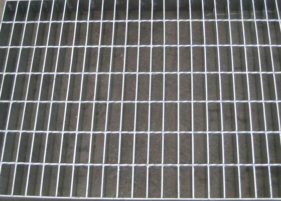 Grating de aço inoxidável torcido do assoalho da barra, grelhas industriais do assoalho ISO9001