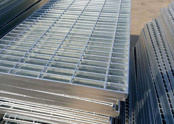Da tampa de aço do dreno do Grating da amostra grátis passo de carregamento galvanizado mergulhado quente 30mm da barra
