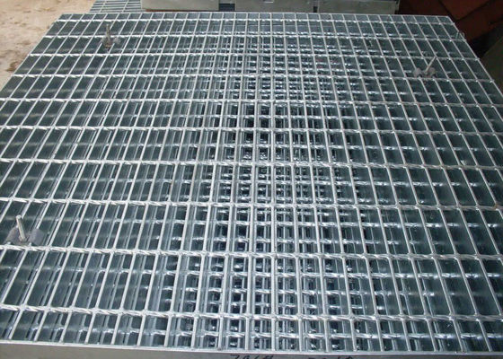 Placa de aço quadriculado de superfície de prata, revestimento laminado a alta temperatura da placa do diamante
