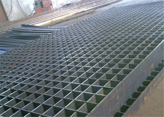 Tipo serrilhado barra torcida do revestimento da grelha do metal plataforma grating de aço