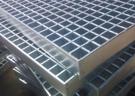 as grelhas industriais do assoalho de 70mm x de 6mm galvanizaram a barra transversal 8mm x 8mm da plataforma grating de aço
