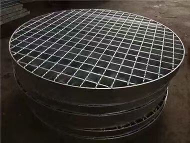 Q235 Grelha de aço de carbono com galvanização a quente e superfície serrada para alta resistência e durabilidade