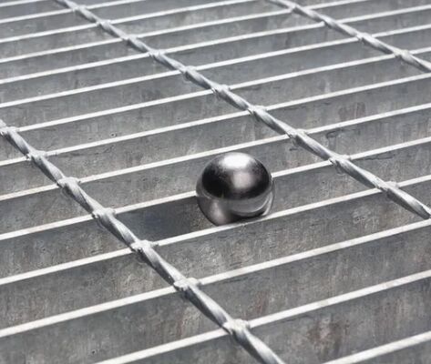 Grelhas de aço galvanizadas a quente com tamanhos personalizáveis para construção exterior